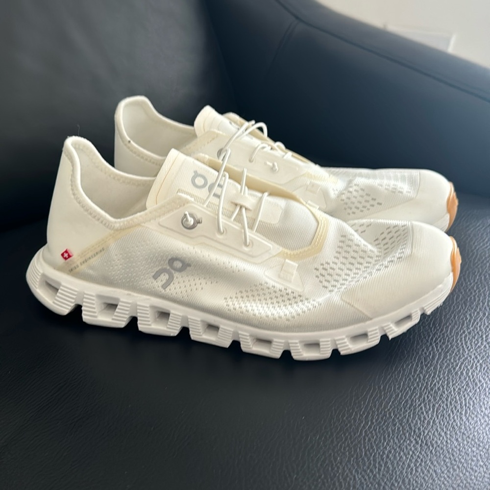 On Cloud 5 Coast Sneaker Size 10